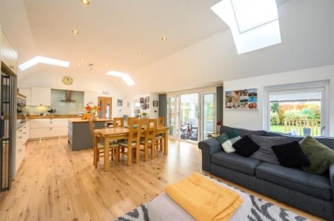 Click the photo for more details of Two Hoots, Tomaknock, Crieff, Perthshire