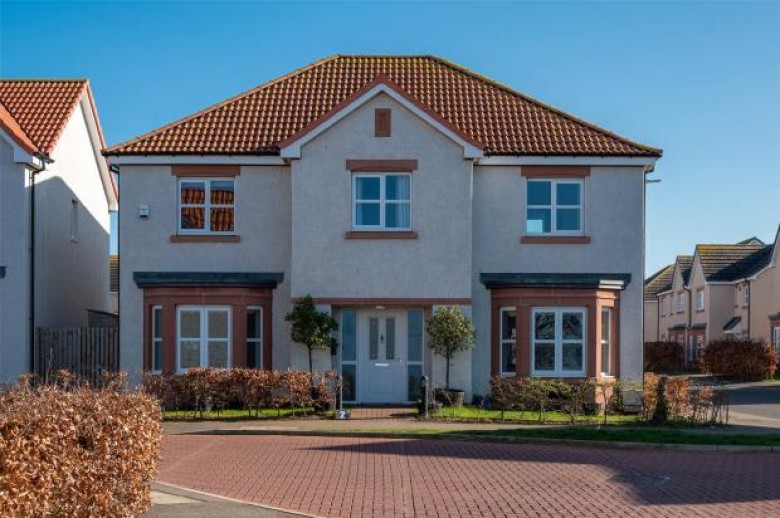 Click the photo for more details of 2 Phillimore Square, Phillimore Square, North Berwick, East Lothian
