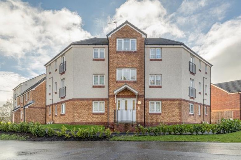 Click the photo for more details of Flat 1/2, National Court, Glasgow