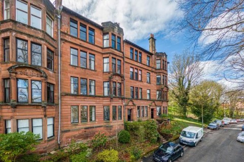 Click the photo for more details of 2/2, Camphill Avenue, Shawlands, Glasgow