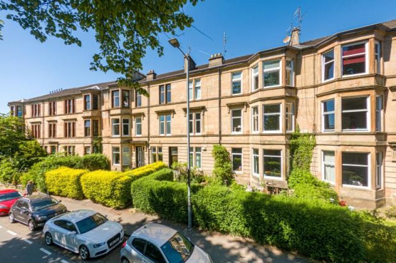 Click the photo for more details of Flat 1/2, Tantallon Road, Shawlands, Glasgow