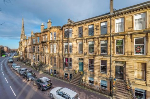 Click the photo for more details of 2/2, Queens Drive, Queens Park, Glasgow City