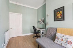 Images for Flat 1/1, Cartvale Road, Battlefield