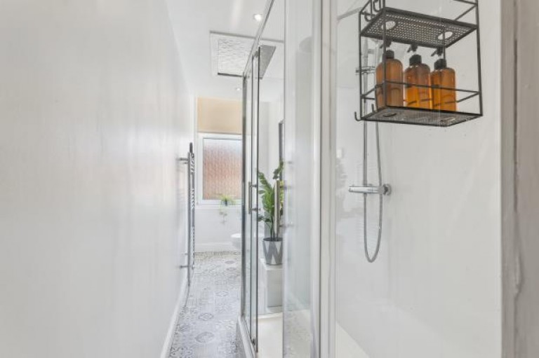 Images for Flat 1/1, Cartvale Road, Battlefield