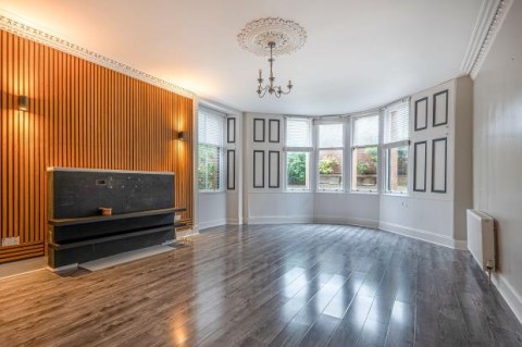 Click the photo for more details of B/1, Melville Street, Pollokshields, Glasgow