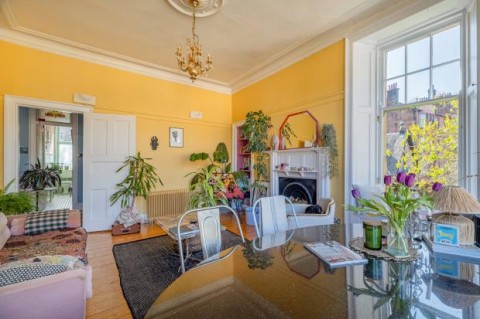 Click the photo for more details of Flat 2/1, Camphill Avenue, Shawlands, Glasgow