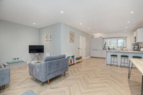 Click the photo for more details of Queens Drive Lane, Queens Park, Glasgow