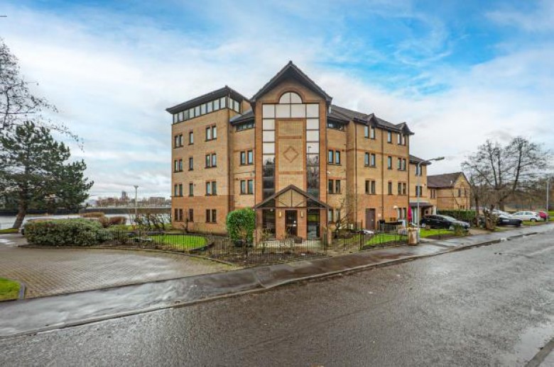 Click the photo for more details of Flat 0/2, Canting Way, Pacific Quay, Glasgow