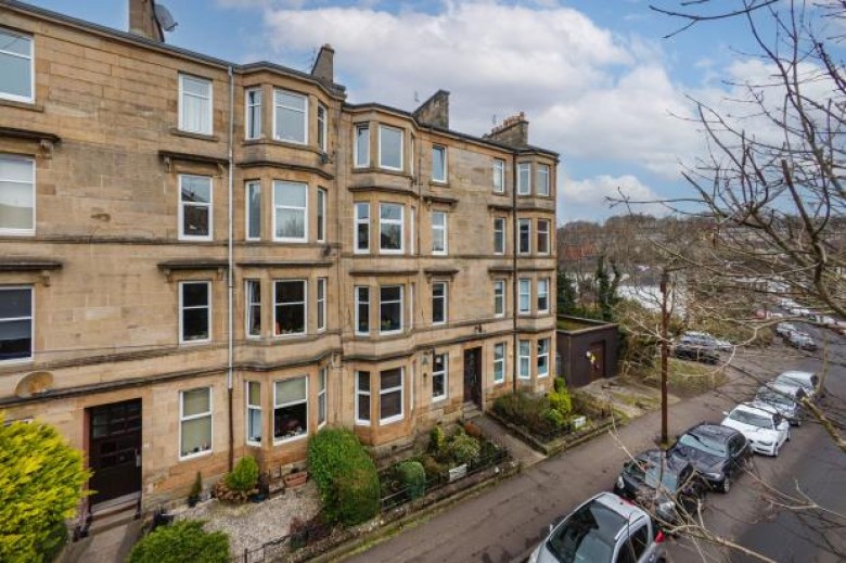 Click the photo for more details of 2/1, Holmbank Avenue, Shawlands, Glasgow