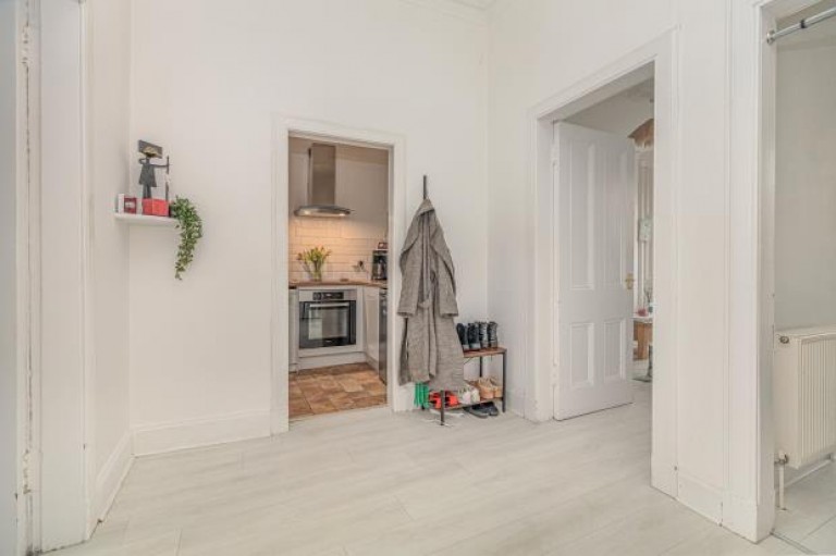 Images for 2/1, Holmbank Avenue, Shawlands, Glasgow