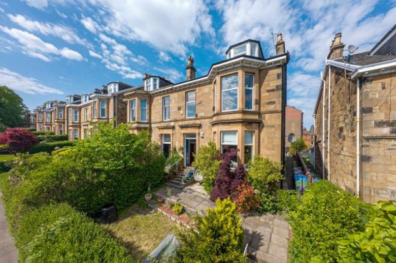 Click the photo for more details of Queen Mary Avenue, Crosshill, Glasgow
