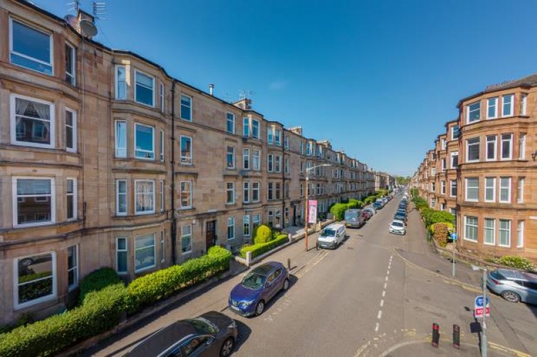 Click the photo for more details of Flat 3/1, Deanston Drive, Shawlands