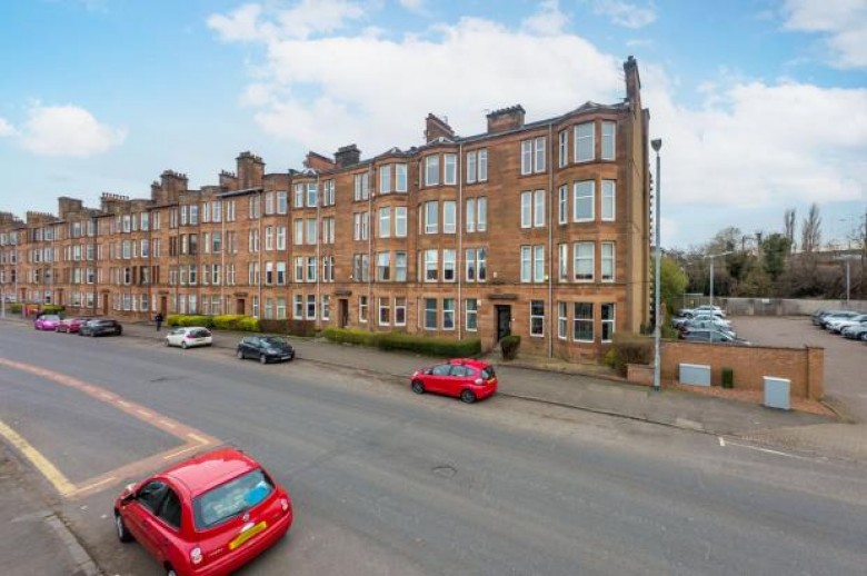 Click the photo for more details of 2/2, Kings Park Road, Glasgow