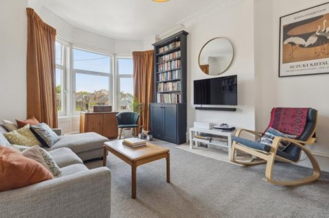 Click the photo for more details of Flat 2/2, Ledard Road, Battlefield, Glasgow