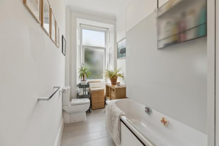 Images for Flat 2/2, Ledard Road, Battlefield, Glasgow