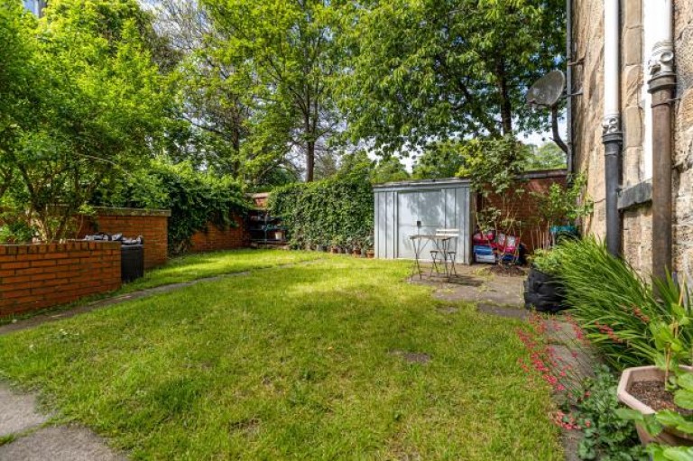 Images for Flat 2/2, Ledard Road, Battlefield, Glasgow