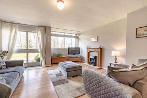 Click the photo for more details of Flat 3, Bute Court, Dirleton Drive, Shawlands, Glasgow