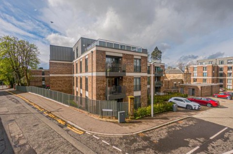 Click the photo for more details of Flat 2/4, Eastwoodhill Grove, Giffnock, Glasgow, East Renfrewshire
