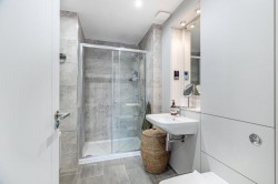 Images for Flat 2/4, Eastwoodhill Grove, Giffnock, Glasgow, East Renfrewshire