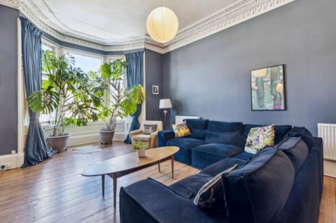 Click the photo for more details of 2/1, Kenmure Street, Pollokshields