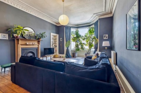 Click the photo for more details of 2/1, Kenmure Street, Pollokshields