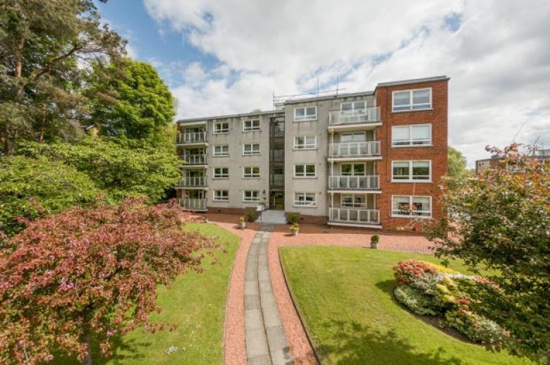 Click the photo for more details of 1/2, Haggswood Avenue, Pollokshields