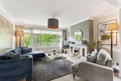Click the photo for more details of 1/2, Haggswood Avenue, Pollokshields
