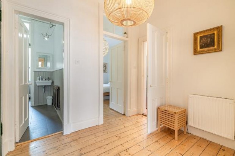 Images for 1/1, Walton Street, Shawlands