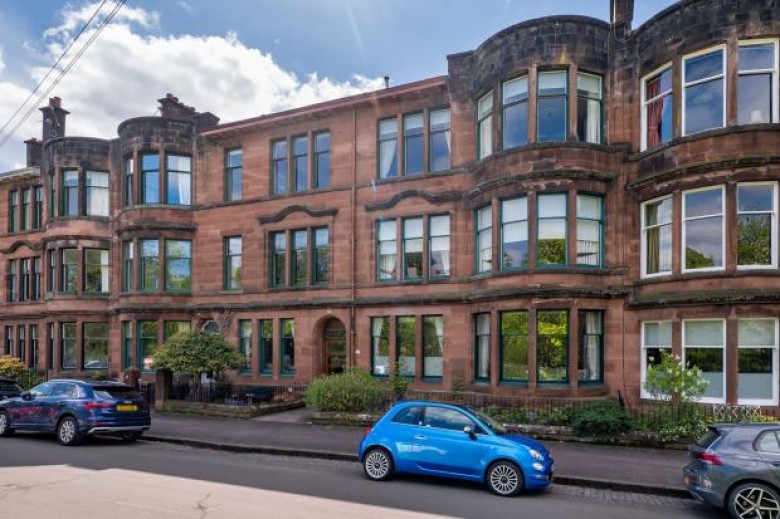 Click the photo for more details of 2/1, Fotheringay Road, Pollokshields, Glasgow