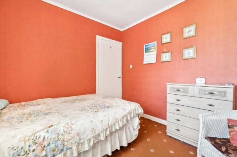 Images for Brenfield Avenue, Muirend, Glasgow