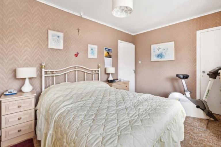 Images for Brenfield Avenue, Muirend, Glasgow