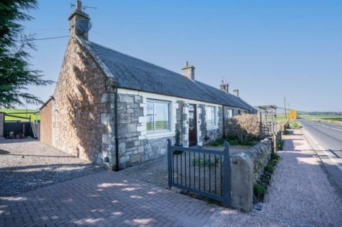 Click the photo for more details of Muirhead Of Pitcullo Farm Cottage, Dairsie, Cupar