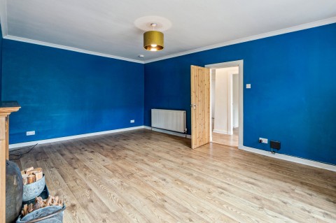 Click the photo for more details of Edgehead, Pathhead