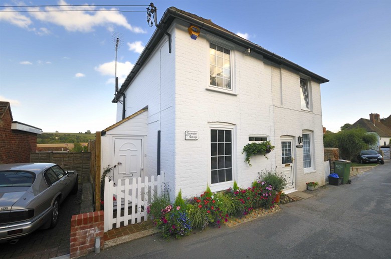 Click the photo for more details of Lavender Cottage, The Row, Elham