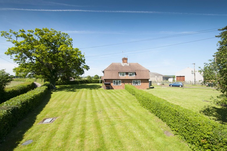 Click the photo for more details of Barnfield Cottages, Barnfield Road, Ashford
