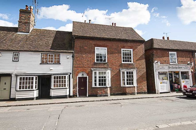 Click the photo for more details of Acorn Cottage, 8 High Street, Charing