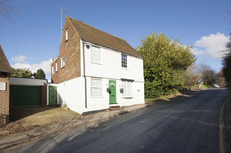 Click the photo for more details of The Old Newsagents, Forge Hill, Pluckley