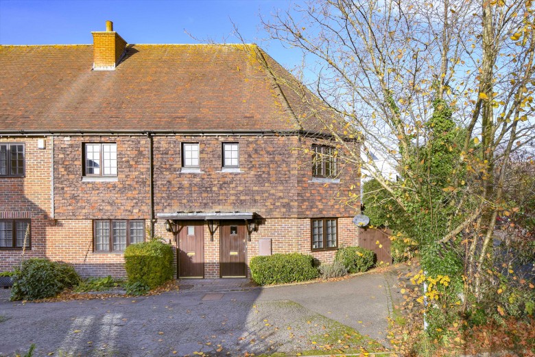 Click the photo for more details of Brenchley Mews, Charing