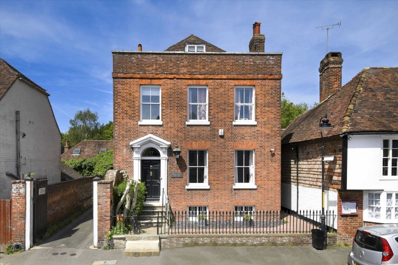 Click the photo for more details of Peckwater House, 17 High Street, Charing