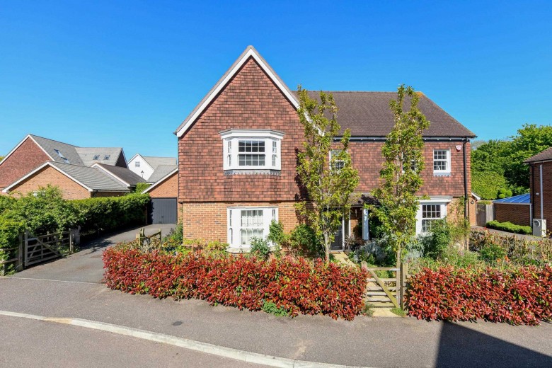 Click the photo for more details of Ruglys Way, Charing