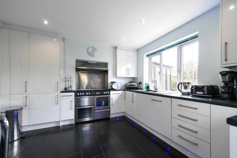 Images for Moat Park Houses, Charing