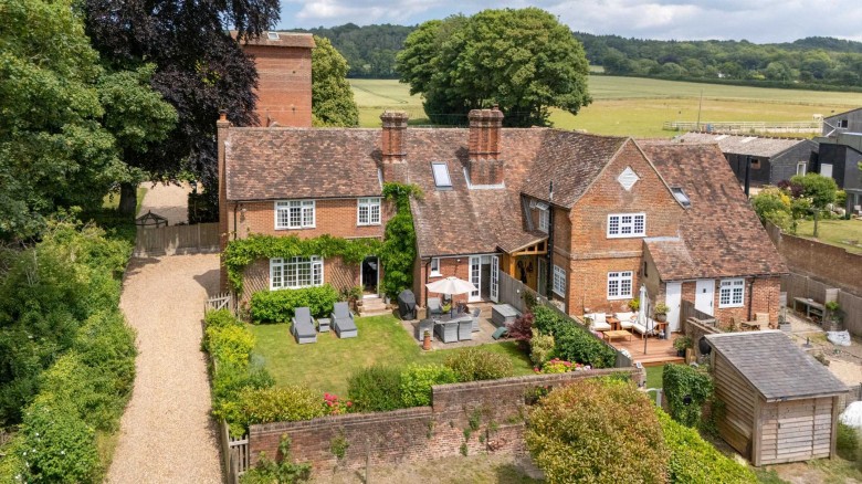 Click the photo for more details of Pett Farmhouse, Pett Lane, Ashford