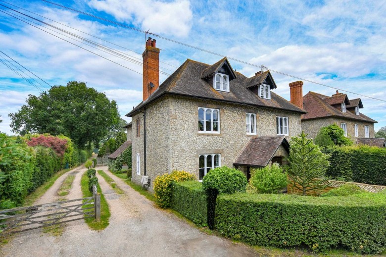 Click the photo for more details of Flat 5, The Grove, Pluckley