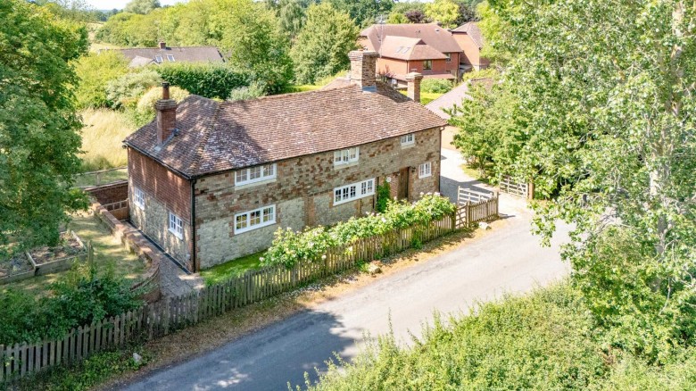 Click the photo for more details of Snagsmount, Lambden Road, Pluckley