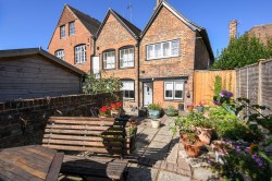 Images for Elizabethan Court, High Street, Charing