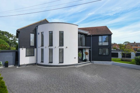 Click the photo for more details of Lantarna, The Pinnock, Pluckley
