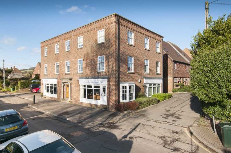 Click the photo for more details of Brenchley Mews, Charing