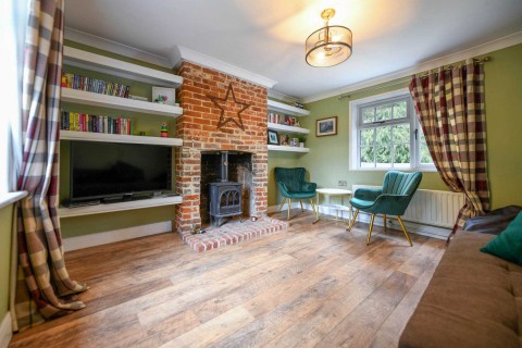 Click the photo for more details of Chapel Row, Hothfield