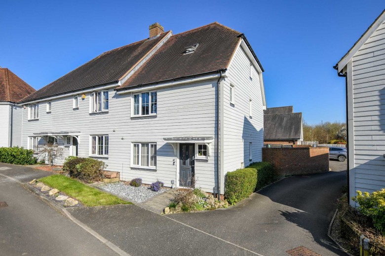 Click the photo for more details of Bill Deedes Way, Aldington