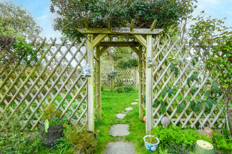 Images for Kingsland Cottages, Kingsland Lane, Egerton
